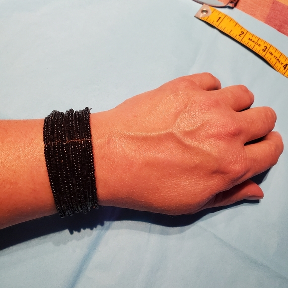 Beaded cuff bracelet, black - Picture 2 of 4